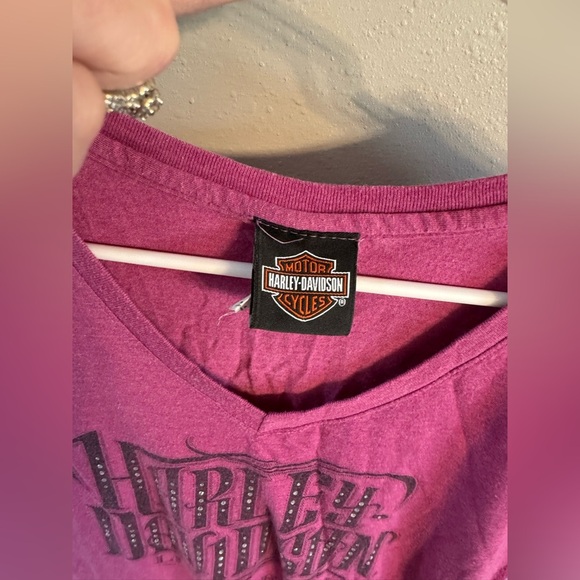 🔴Harley-Davidson Women's Magenta V-Neck Tee - Picture 3 of 4